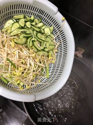 麻辣水煮鱼的做法步骤：1