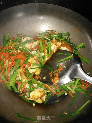 韭菜胡萝卜炒鸡蛋的做法步骤：8