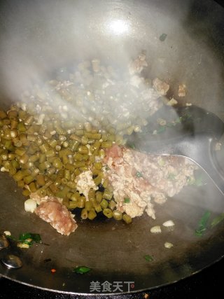 酸豆角炒粉条的做法步骤：7