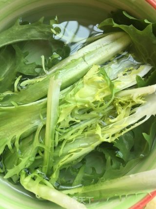 花生拌黄瓜苦菊的做法步骤：6