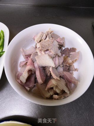 家常辣椒炒肉片的做法步骤：3