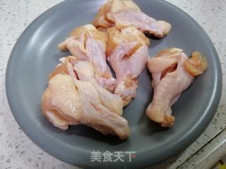 可乐鸡翅根的做法步骤：1