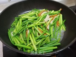 蒜苔炒豆腐干的做法步骤：7