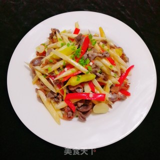 泡椒藕带炒鸡杂的做法步骤：17