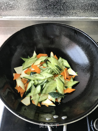 肉炒三片的做法步骤：5