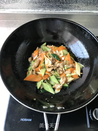 肉炒三片的做法步骤：8