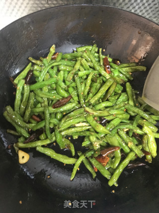 干煸豆角的做法步骤：4