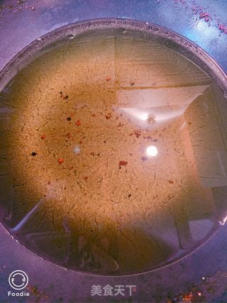 详细版煎饼果子内附酱跟薄脆的做法步骤：9