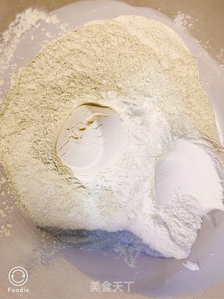 详细版煎饼果子内附酱跟薄脆的做法步骤：13