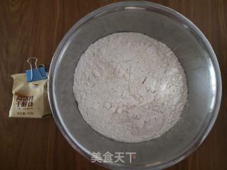 椰蓉葡萄干吐司的做法步骤：1