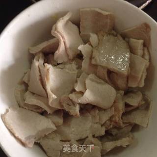青椒洋葱回锅肉的做法步骤：1