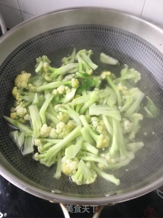 干炒肉丝拌花菜的做法步骤：5