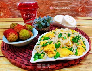 韭菜鸡蛋炒面#懒人餐#的做法步骤：14