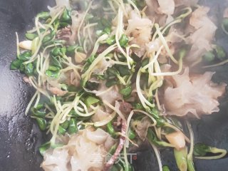 豆苗扒银耳的做法步骤：7