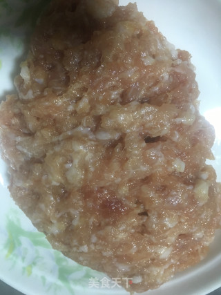 鲜肉马蹄酿豆泡的做法步骤：2