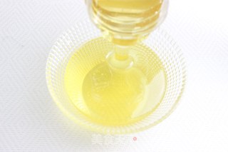 夏日特调：酸甜爽口的蜂蜜百香果柠檬水的做法步骤：4