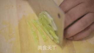 笋丝炝海参的做法步骤：1