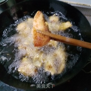五香炸鱼块的做法步骤：8