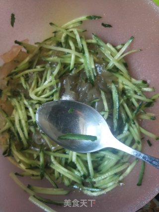 黄瓜拌粉皮的做法步骤：3