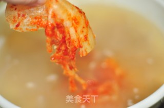 韩式泡菜风味汤面的做法步骤：2