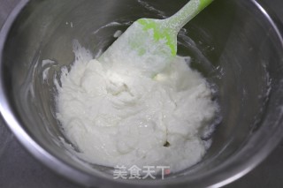 无油少糖酸奶戚风蛋糕的做法步骤：3