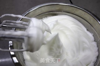 无油少糖酸奶戚风蛋糕的做法步骤：8