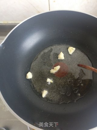 青椒炒火腿肠的做法步骤：3