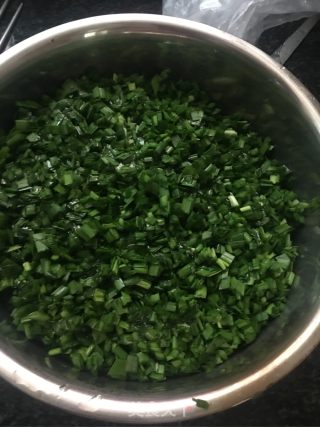 韭菜虾仁肉馅饺子的做法步骤：3