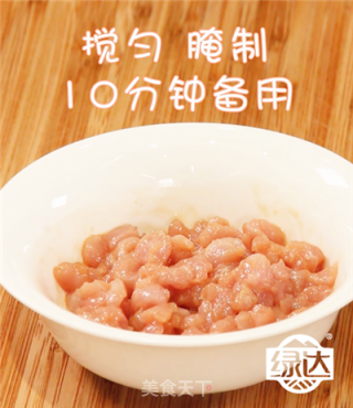 肉末荷兰豆，下面拌饭一绝，孩子绝对喜欢！的做法步骤：3