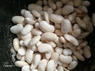 猪蹄焖芸豆的做法步骤：5