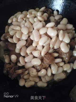 猪蹄焖芸豆的做法步骤：9
