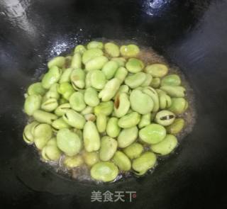 油焖蚕豆的做法步骤：4