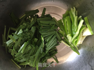 韭菜炒豆腐的做法步骤：4