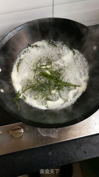 凉拌海带木耳的做法步骤：1