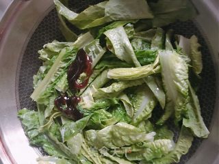 蚝油爆炒莴笋叶的做法步骤：4