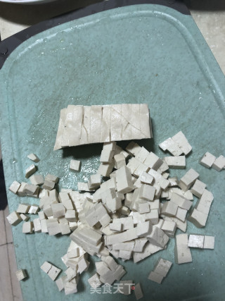 香煎豆腐牛肉饼的做法步骤：1