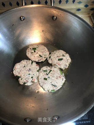 香煎豆腐牛肉饼的做法步骤：7