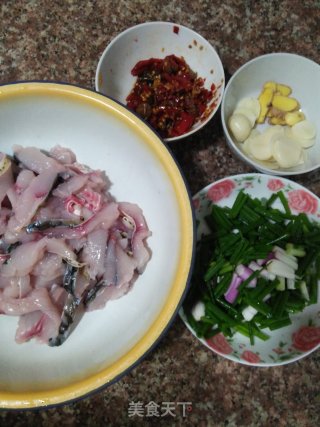 葱香鱼片的做法步骤：3