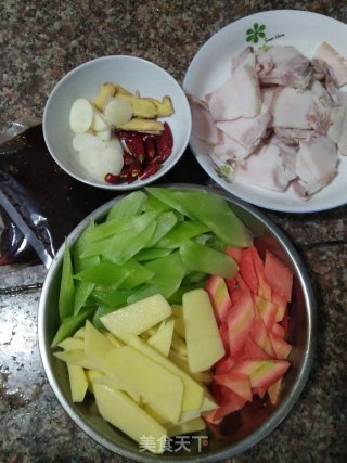 干锅五花肉的做法步骤：2
