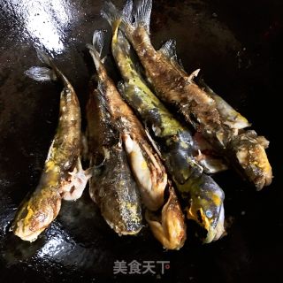 剁椒昂刺鱼的做法步骤：2