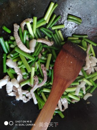 蒜毫炒肉的做法步骤：7