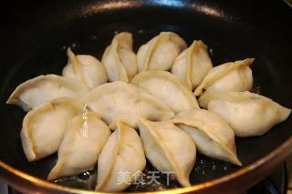 婆婆丁馅水煎饺的做法步骤：8