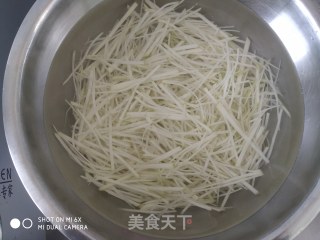 青椒土豆丝的做法步骤：5