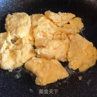 鸡蛋炒西红柿的做法步骤：4