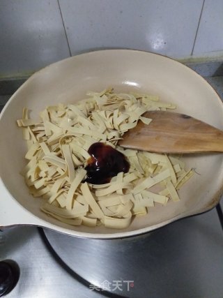 元葱苗炒干豆腐的做法步骤：6