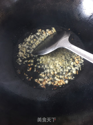 葫芦丝炒肉的做法步骤：3