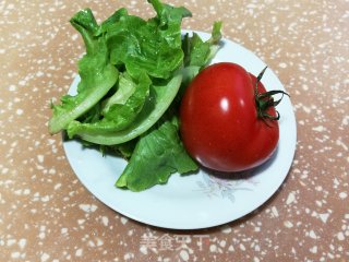 番茄生菜索面汤的做法步骤：1