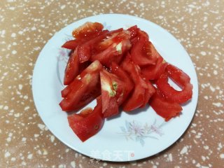 番茄生菜索面汤的做法步骤：2