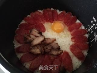 腊肠煲仔饭(电饭煲版)的做法步骤：5