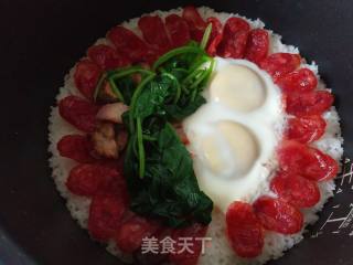 腊肠煲仔饭(电饭煲版)的做法步骤：10